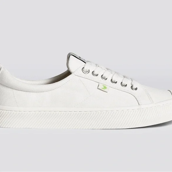 Cariuma Off-White Canvas
OCA LOW|NIB|The Perfect White Tennis Shoe! - Picture 2 of 14